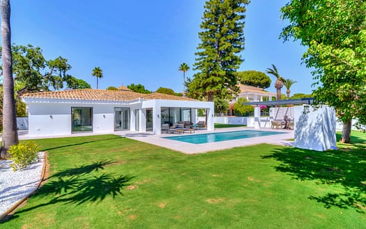 Renovated one-level villa in Elviria, Marbella with a private pool and Scandinavian design